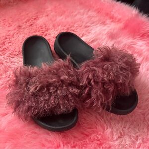 UGG Fuzzy Dark Pink Sheepskin Slide Sandals size 7